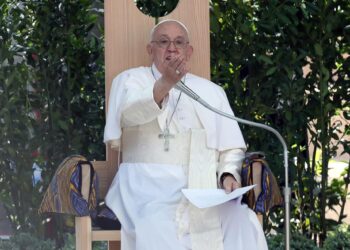 Verona (Italy), 18/05/2024.- Pope Francis leads the meeting 'Arena of Peace: Justice and Peace embrace' in Verona, Italy, 18 May 2024. The pope is in Verona for a pastoral visit. (Papa, Italia) EFE/EPA/EMANUELE PENNACCHIO