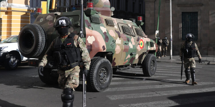 A picture taken from a military tank in front of the headquarters of the Government of Bolivia, this Wednesday in La Paz, Bolivia, 26 June 2024. The president of Bolivia, Luis Arce, said that the country "is going through an attempted coup d'état," in the face of a military movement led by the general commander of the Bolivian Army, Juan José Zuñiga, who broke down the door of the Executive headquarters in the city of La Paz. EFE/ Luis Gandarillas