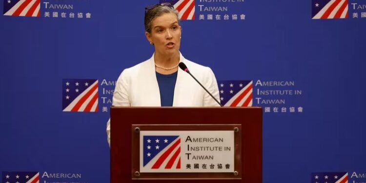 Sandra Oudkirk, directora del Instituto Americano en Taiwán, brindó una conferencia de prensa en Taipéi el pasado 14 de junio (REUTERS/Fabian Hamacher)