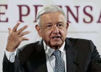 MEX4729. CIUDAD DE MÉXICO (MÉXICO), 31/07/2024.- El presidente de México, Andrés Manuel López Obrador, participa en su conferencia de prensa matutina este miércoles, en el Palacio Nacional de Ciudad de México (México). López Obrador aseguró que "no hay pruebas" sobre el supuesto fraude electoral en Venezuela, en el que ganó su tercer mandato Nicolás Maduro, y cuestionó a la Organización de Estados Americanos (OEA) por su "intervencionismo". EFE/José Méndez