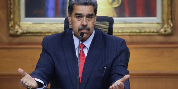 AME6906. CARACAS (VENEZUELA), 31/07/2024.- El presidente de Venezuela, Nicolás Maduro, habla durante una rueda de prensa este miércoles, en el Palacio de Miraflores en Caracas (Venezuela). EFE/ Ronald Peña R.