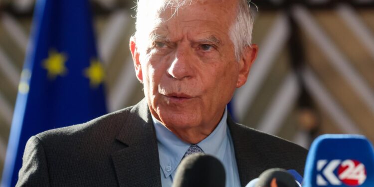 Brussels (Belgium), 29/08/2024.- European High Representative of the Union for Foreign Affairs, Josep Borrell, speaks to the media ahead of an informal meeting of European Foreign Affairs Ministers in Brussels, Belgium, 29 August The informal council usually takes place in the country chairing the rotating presidency of the EU. But following tensions between Prime Minister of Hungary Viktor Orban and the EU, the EU's informal foreign and defense ministerial meetings on 29-30 August, respectively, will take place in Brussels instead of Budapest. EU Foreign Ministers will discuss Russia'Äôs aggression against Ukraine and on global outreach, the state of play of EU-Turkey relations and regional and global issues of shared interest, and the situation in the Middle East on the background of the latest escalation of tensions in the region. (Bélgica, Hungría, Rusia, Turquía, Ucrania, Bruselas) EFE/EPA/OLIVIER HOSLET