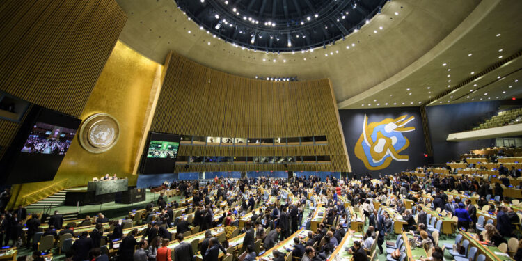 Wide view of the Hall during the opening of the meeting.  86th plenary meeting  Election of five non-permanent members of the Security Council [item 112(a)]  (a) By-election (A/71/896)  (b) Election of five non-permanent members of the Security Council