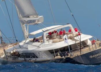 El velero 'Bayesian', en Palermo, Sicilia, Italia. (EFE/EPA/PERINI NAVI)