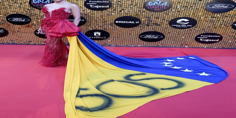 MARBELLA (MÁLAGA), 05/08/2024.- La influencer y modelo Ninoska Vázquez en la alfombra roja en la XV Gala Starlite Occident hoy domingo en Marbella (Málaga). EFE/ Juan Carlos Domínguez