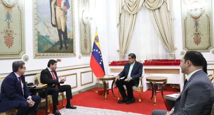 En imagen, el encuentro entre el presidente de la República, Nicolás Maduro y representantes de Repsol. Foto: Prensa Presidencial