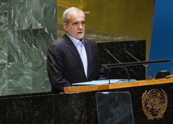 New York (United States), 24/09/2024.- Iran's President Masoud Pezeshkian addresses the General Debate of the 79th session of the United Nations General Assembly at United Nations Headquarters in New York, New York, USA, 24 September 2024. The annual high-level General Debate gathers world leaders from 24 to 28 September, and 30 September under the theme, 'Leaving no one behind: acting together for the advancement of peace, sustainable development and human dignity for present and future generations'. (Nueva York) EFE/EPA/JUSTIN LANE