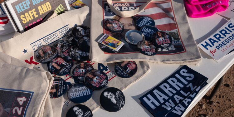 Chandler (United States), 10/10/2024.- Campaign items for Democratic presidential candidate US Vice President Kamala Harris are displayed outside a campaign rally at Rawhide Event Center in Chandler, Arizona, USA, 10 October 2024. (Elecciones) EFE/EPA/MOLLY PETERS