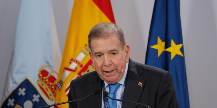 O GROVE, (PONTEVEDRA), 04/10/2024.- El líder opositor venezolano Edmundo González interviene en el Foro La Toja, este viernes en O Grove. EFE/Lavandeira jr