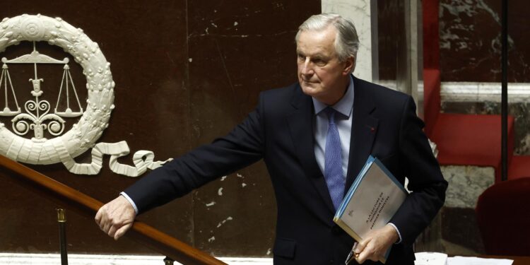 Paris (France), 04/12/2024.- French Prime Minister Michel Barnier leaves the rostrum after delivering a speech during a no-confidence vote against his government at the National Assembly, in Paris, France, 04 December 2024. The no-confidence vote comes after the French prime minister activated Article 49.3 of the Constitution to pass his social security budget bill without a vote, as a majority of members of Parliament rejected his project on 02 December 2024. (Francia) EFE/EPA/YOAN VALAT