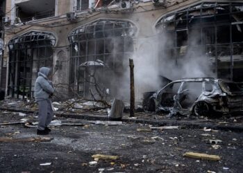 Kiev despertó entre múltiples y sucesivas explosiones de gran potencia (AP Photo/Alex Babenko)