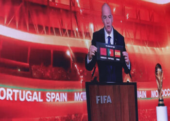 MADRID, 11/12/2024.- El presidente de la FIFA, Gianni Infantino, el acto abierto a medios en el que se sigue en directo, este miércoles en Madrid y con la presencia de diversas autoridades, la reunión del Congreso de FIFA en la que se decide sobre la candidatura conjunta entre Marruecos, Portugal y España - YallaVamos2030 para organizar la Copa del Mundo de fútbol. Infantino felicitó a la candidatura de España, Marruecos y Portugal 2030 y a la de Arabia Saudí 2034 por los "dossieres extraordinarios" que han presentado para albergar una competición "épica y espectacular", antes de que el Congreso las confirme como anfitriones. EFE/ Sergio Pérez