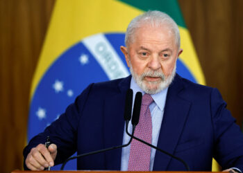 FILE PHOTO: Brazil's president Luiz Inacio Lula da Silva attends a press conference at the Planalto Palace in Brasilia, Brazil, November 1, 2023. REUTERS/Adriano Machado/File Photo