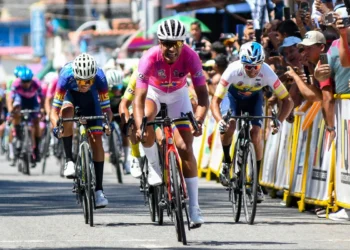 El venezolano Arlex Méndez ganó la tercera etapa de la Vuelta al Táchira 2025. (Foto Prensa Vuelta al Táchira © @empirekeeway)