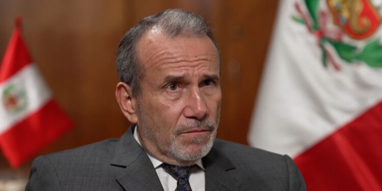 El canciller de Perú, Elmer Schialer.