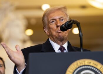 Washington (United States), 20/01/2025.- President Donald Trump addresses guests and supporters in an overflow room in Emancipation Hall of the U.S. Capitol for his Inauguration ceremony in Washington, D.C., on Monday, January 20, 2025. EFE/EPA/Greg Nash / POOL