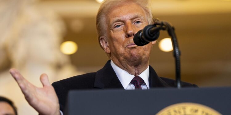 Washington (United States), 20/01/2025.- President Donald Trump addresses guests and supporters in an overflow room in Emancipation Hall of the U.S. Capitol for his Inauguration ceremony in Washington, D.C., on Monday, January 20, 2025. EFE/EPA/Greg Nash / POOL