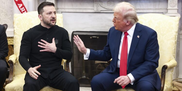 WASHINGTON (United States), 28/02/2025.- Ukrainian President Volodymyr Zelensky (L) talks with US President Donald Trump (R) in the Oval Office of the White House in Washington, DC, USA, 28 February 2025. Zelensky is in Washington to sign the framework of a deal, pushed by President Trump, to share Ukraines’s mineral wealth with the US.  (Ucrania) EFE/EPA/JIM LO SCALZO / POOL