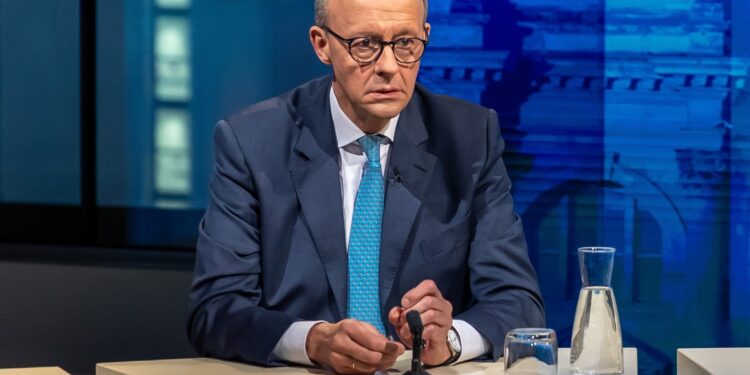 BERLIN (Germany), 23/02/2025.- Chairman of Germany's Christian Democratic Union (CDU) Friedrich Merz attends an election night TV talk show at the capital city studio of the TV channel ARD during the general elections in Berlin, Germany, 23 February 2025. (Elecciones, Alemania) EFE/EPA/ANDREAS GORA / POOL