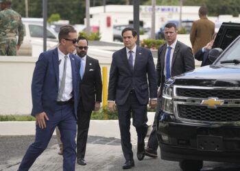 US Secretary of State Marco Rubio (C) arrives at the National Palace in Santo Domingo, Dominican Republic on February 6, 2025. (Photo by Mark Schiefelbein / POOL / AFP)