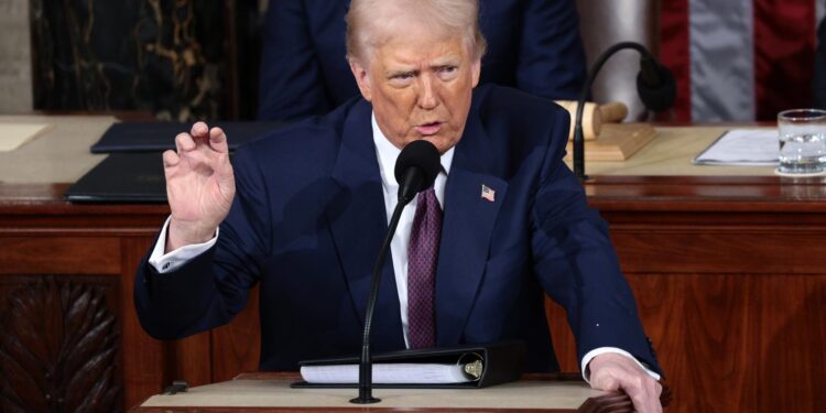 WASHINGTON (United States), 05/03/2025.- US President Donald Trump addresses a joint session of the United States Congress in the House Chamber of the US Capitol in Washington, DC, USA, 04 March 2025. (Estados Unidos) EFE/EPA/SHAWN THEW