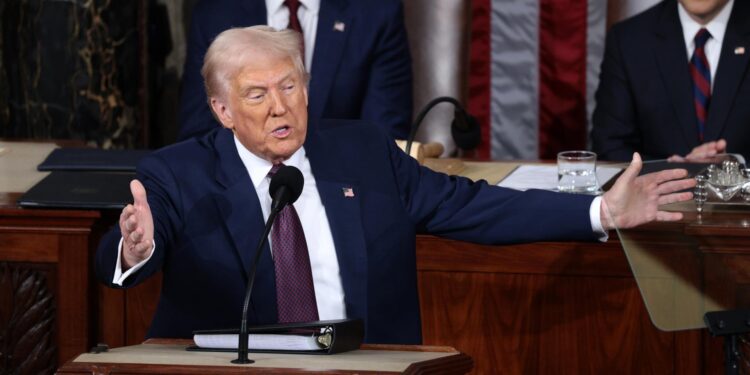 WASHINGTON (United States), 05/03/2025.- US President Donald Trump addresses a joint session of the United States Congress in the House Chamber of the US Capitol in Washington, DC, USA, 04 March 2025. (Estados Unidos) EFE/EPA/SHAWN THEW